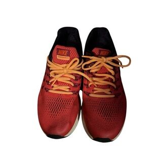 Women EUC Nike -Size 7